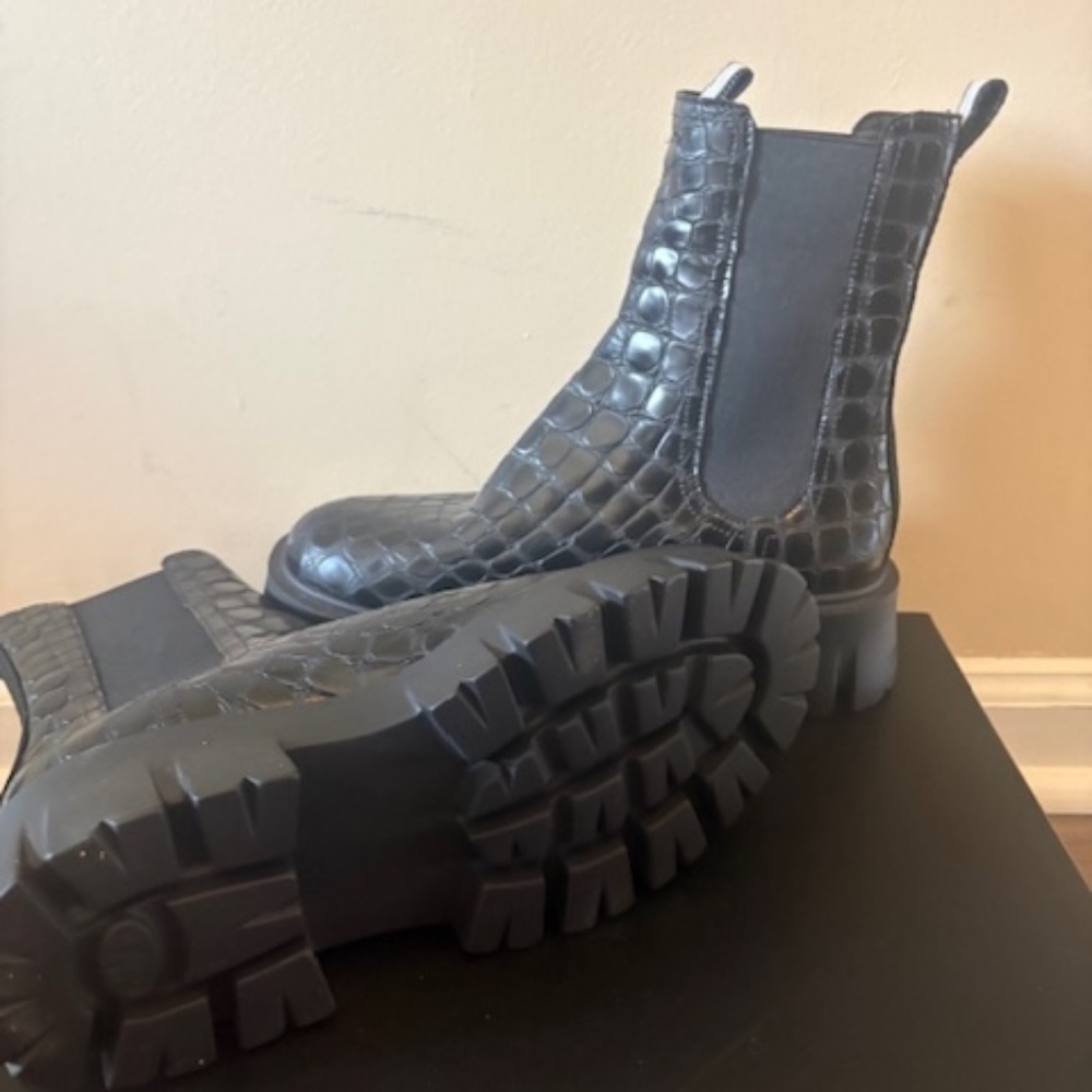 Premiata Chelsea Platform Boots - Picture 2 of 3